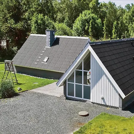 Semesterbostad Cozy Home In Ebeltoft With Outdoor Swimming Pool